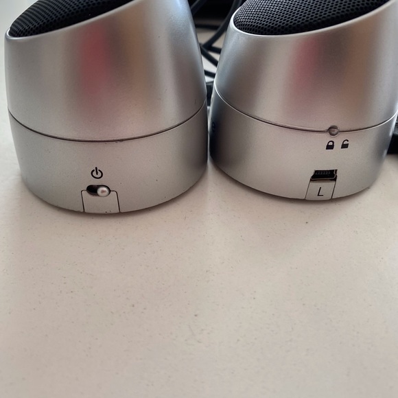 I home79 portable, rechargeable speakers - Picture 2 of 6